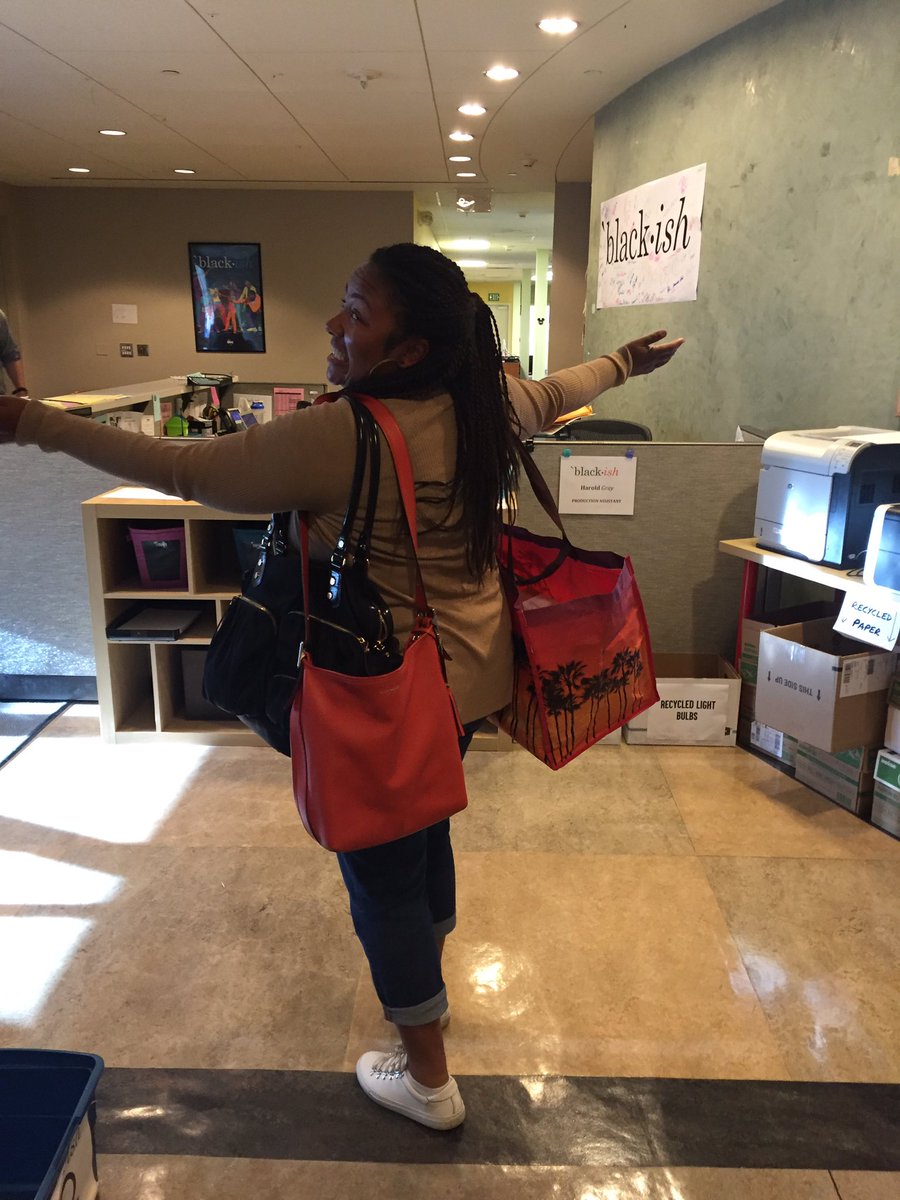 JotwitJo's tweet photo. #HAPPYUPM @CrewishSeason3 #wrapping at a reasonable hour. #anyaadams #AD #BLACKISH https://t.co/K6KbEqvzSV