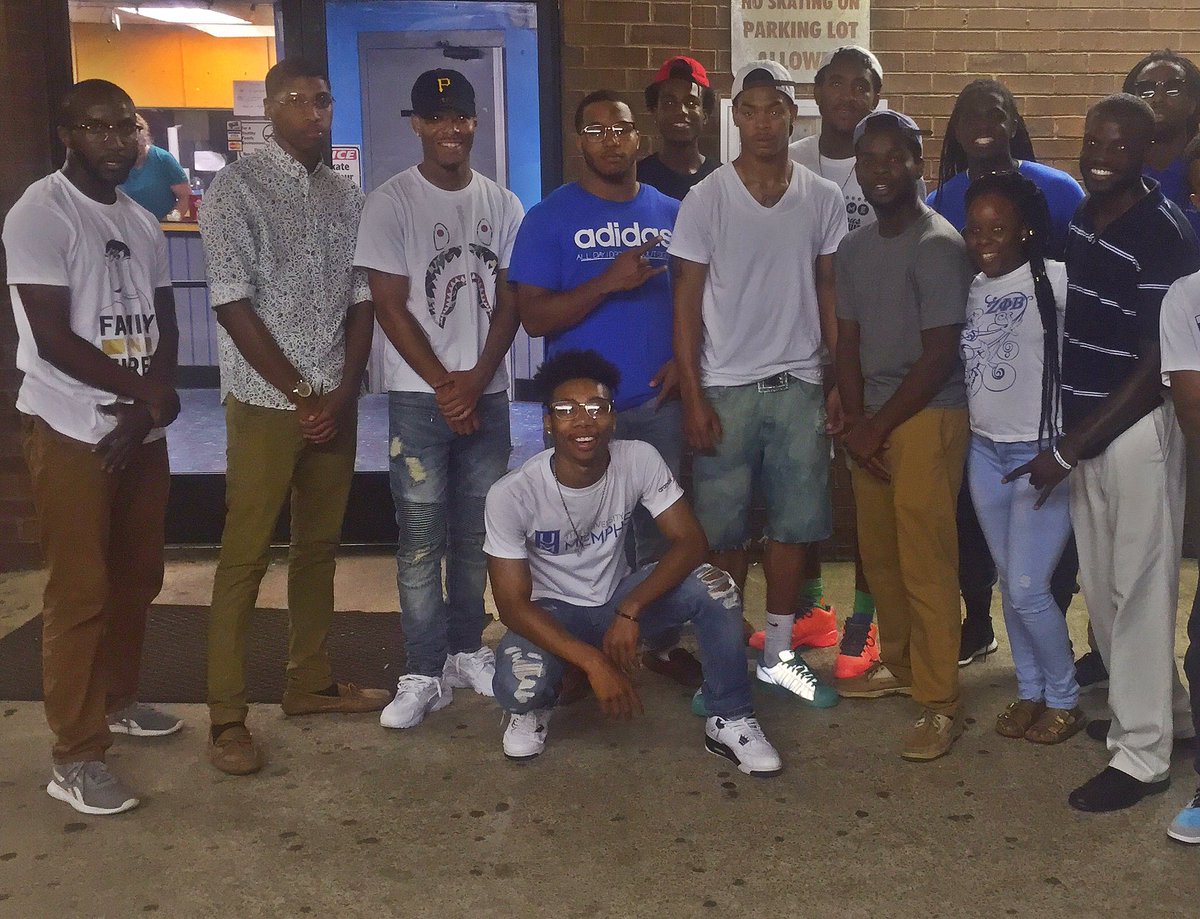lukesky_Wallace's tweet photo. Caught a few of #UofM20 after the NPHC Skate Night!
#NPHC
#AllThingsLit https://t.co/FYUG34694d