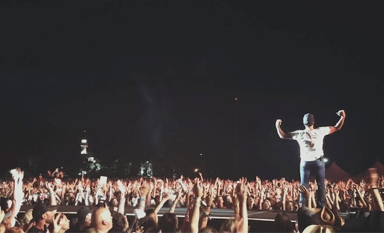 DailyHiveYYC's tweet photo. Country Thunder Music Festival returns to #YYC in 2017 with @blakeshelton! https://t.co/hXo4Iv7dF7 #CTAlberta https://t.co/hRQnITRLKm