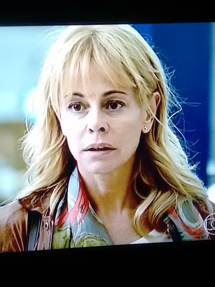 ByBarrella's tweet photo. Perdeu. Chora na cama que é o lugar quente. Sorria, apenas sorria, mostre seu melhor sorriso, chupa bb#globo #setimo https://t.co/00E5YLpaj0
