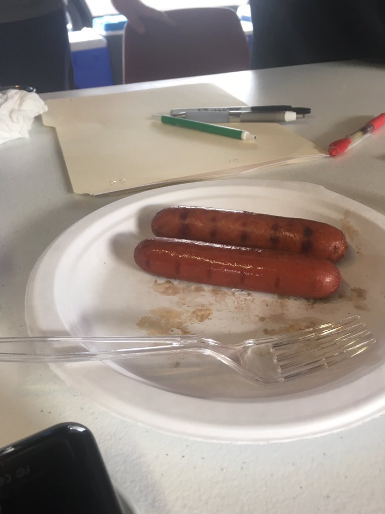 greaseweek's tweet photo. Working overtime, needed to double up the dogs. Going low carb. #AllBusiness #DoubleDogDay https://t.co/VN4SgNdRxT