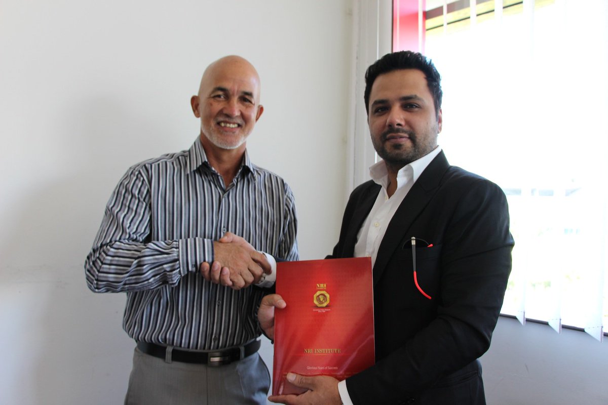 Visite du Secrétaire de NRI (Non Résidants Indians) Institute,  Manu Jagmohan Singh, 
#india #cinor #meeting #NRI