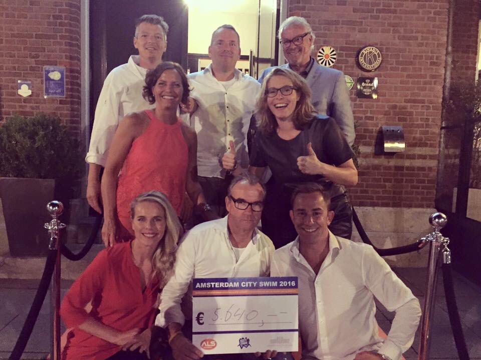 Benefietdiner <a href="/ALShetjeraakt/">ALShetjeraakt</a> groot succes! Mooie avond met een lach en een traan! Bedankt #JanKramer voor je komst!!