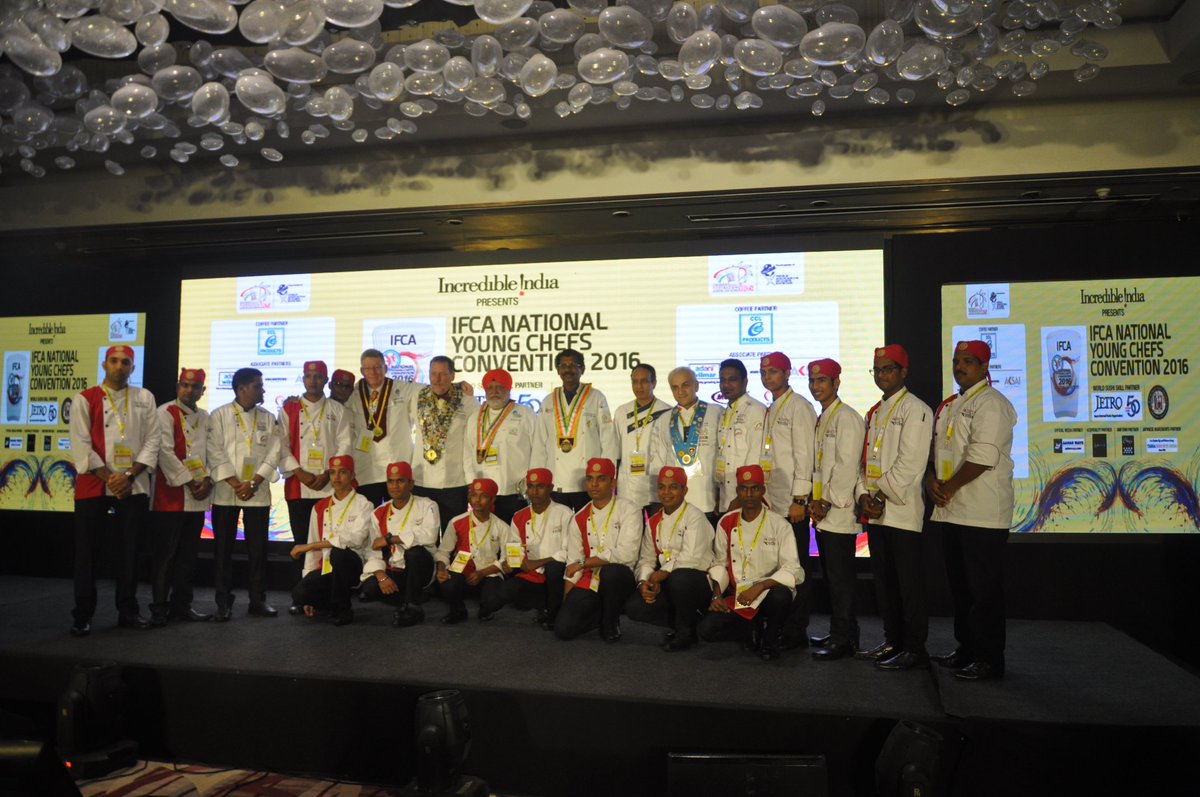 ChefDevKasalkar's tweet photo. #Chefs Kitchen #Immense pleasure to be on one stage with the legendary Culinarians..Thank to #IFACNYCC2016 https://t.co/AsuCASgSoU