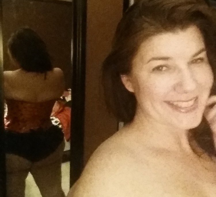 MrsSharAnderson's tweet photo. My husbands out of town and im trying on outfits.  Somebody come be judge and rate me 1-10 <3 https://t.co/fBLUFIuUJS