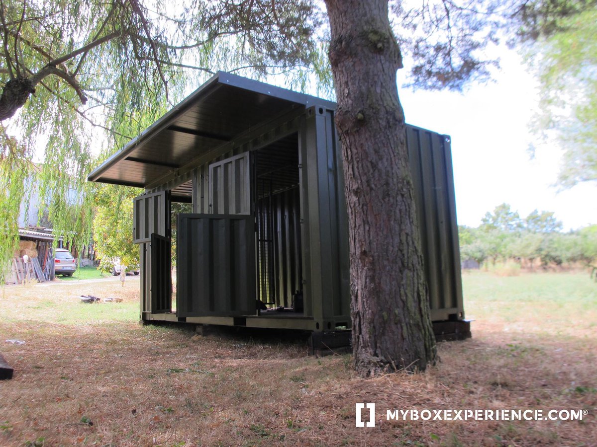 wearemybox's tweet photo. Y por fín los caballos tienen su refugio #myboxexperience is different...#container #caballos #conlosmejores #ideas https://t.co/PQ09zJPuxU