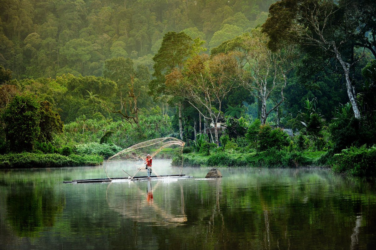 Situ Gunung, Sukabumi, Jawa Barat - Indonesia Sumber: flickr.com/photos/cifor/1…