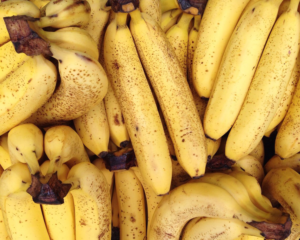 5ftofpositivity's tweet image. Perso si je me restreins, c'est sûrement pas en fruits et légumes. Surtout les fruits, c'est trop la vie