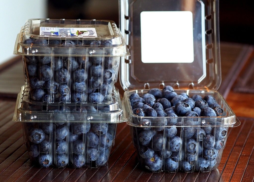 5ftofpositivity's tweet image. Perso si je me restreins, c'est sûrement pas en fruits et légumes. Surtout les fruits, c'est trop la vie