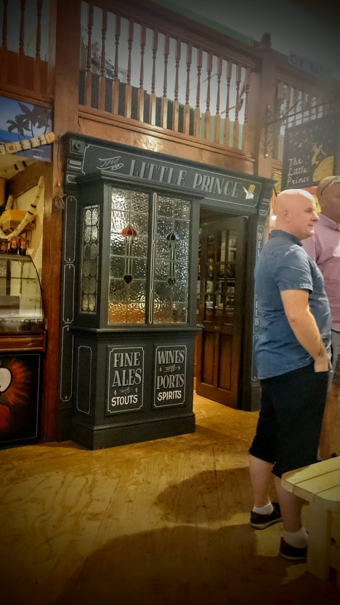 margateisgreat's tweet photo. Made it to the #smallestpub @OldKentMarket #margate #littleprince https://t.co/kimKM8UZWt