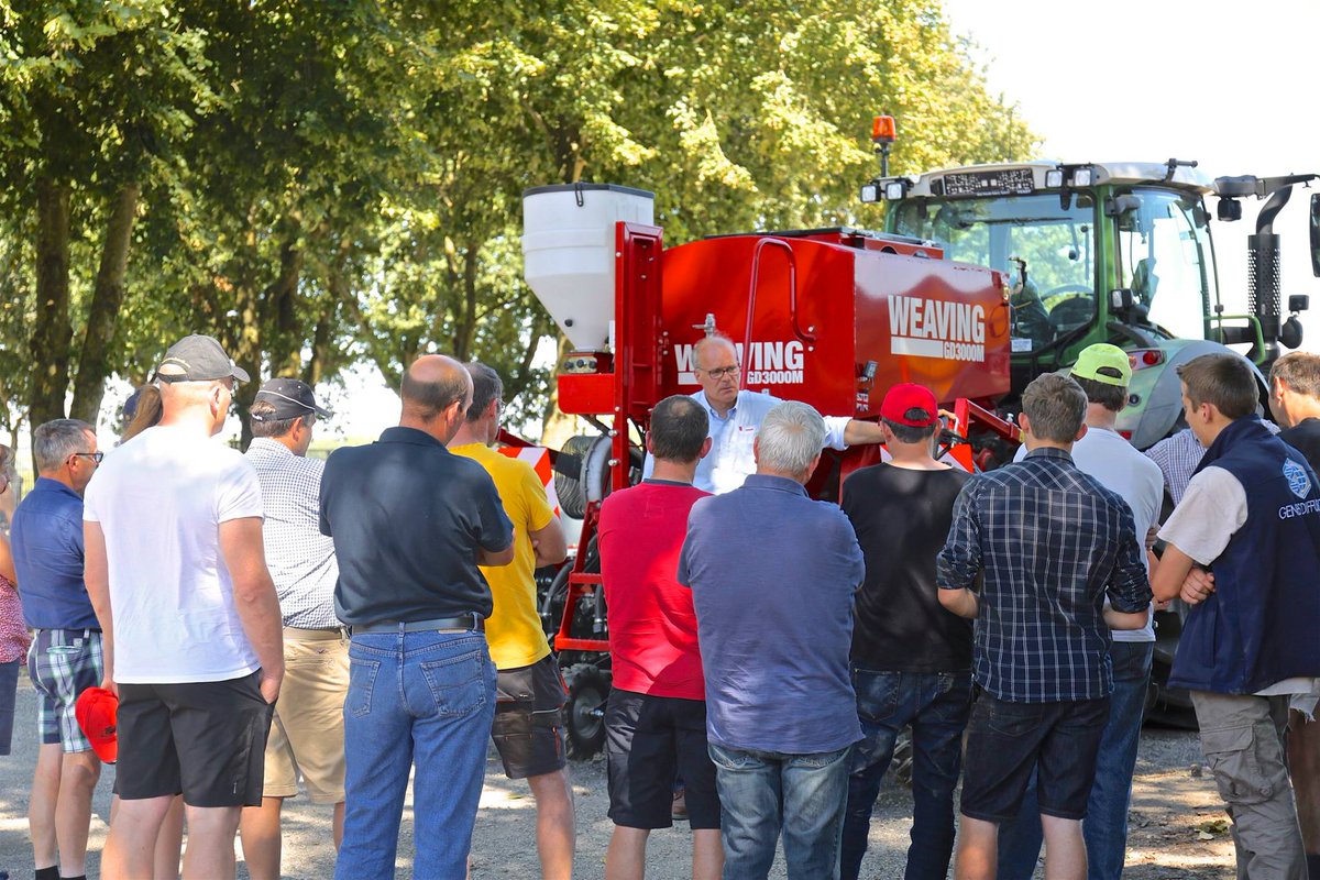 Weaving_Mach's tweet photo. This time last week Simon was out in #France with the #GD3000M #demoing to #NoTill #farmers #directdrilling https://t.co/NByJO79c3B