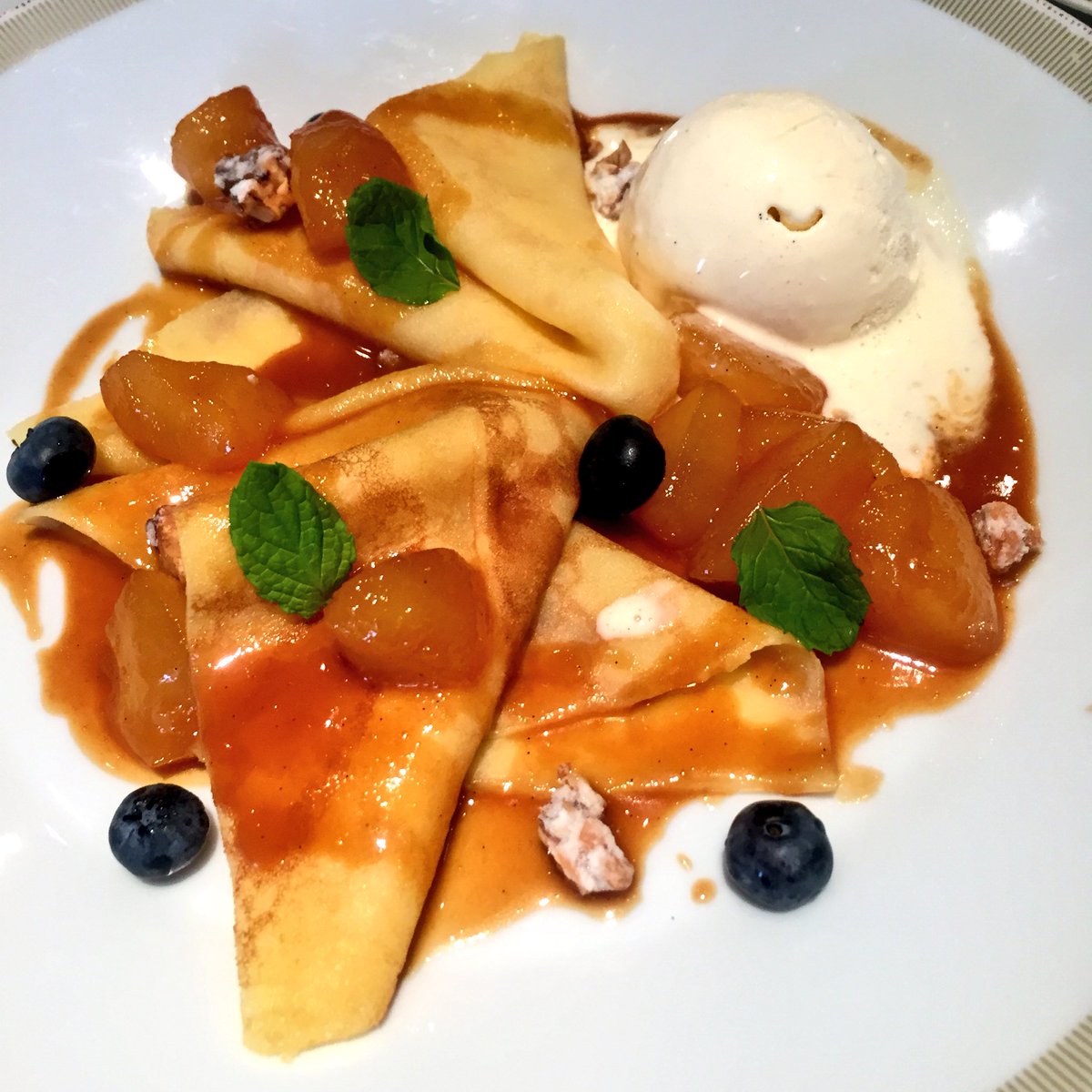 Chico Twitterissa 帝国ホテル パークサイドダイナー10周年 来年3月で を記念し グランドメニューがリニューアル このために焼くブリオッシュ使ったふるふるのフレンチトースト などでてます 9 1 は黒いちじくのフレンチトーストとか洋梨のクレープとかも