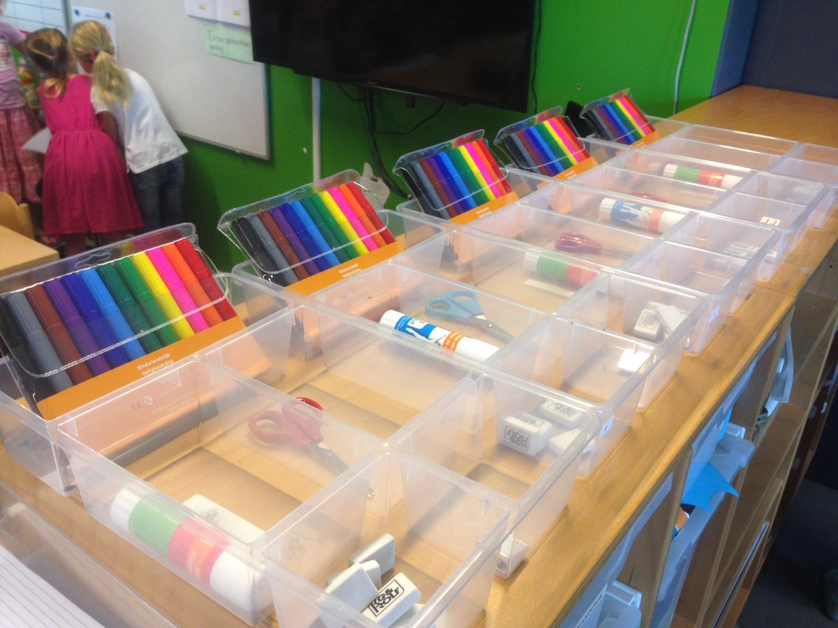 DaisySCT's tweet image. Prachtig gevulde teambakken bij de start van het nieuwe schooljaar in #unitC @campuscolumbus #goedbegin!