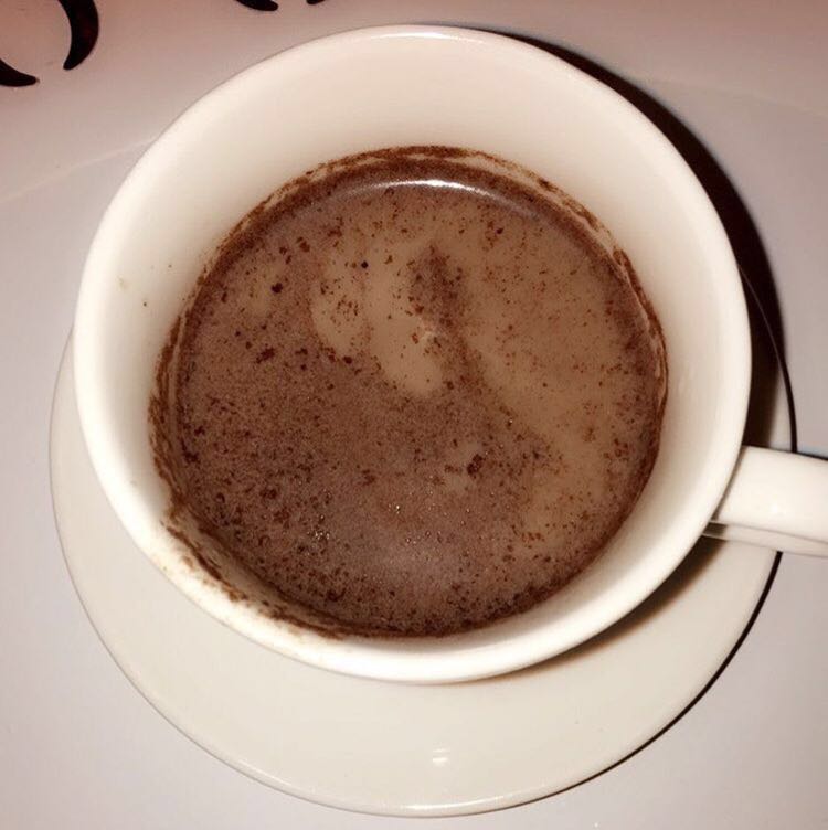 athbah_M22's tweet photo. "الحياة وإن مالت تستقيم بالقهوة."☕

 #قروب_عبادي https://t.co/MEBoE3pgpK