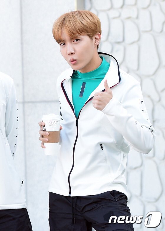ReginaAlBlack's tweet photo. Не понимаю, как можно не любить это чудо
#RuARMYLOVEYOUJHope https://t.co/NAnIKBIEor