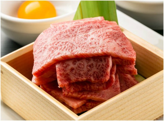 GNaviJapan's tweet photo. Zabuton (ザブトン), Gyutan (牛タン), Karubi (カルビ), Harami (ハラミ)... What's your #1 wagyu beef cut? https://t.co/JYdaxaIRlB https://t.co/JX9E1uiN67