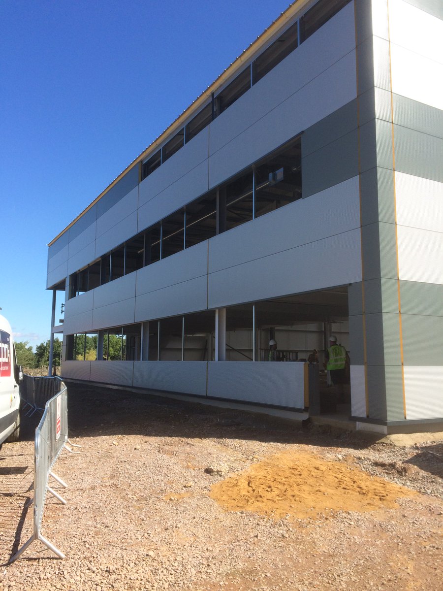ParkwayMK's tweet photo. Week 14 at Brackmills! #hewletts #carbide #yorkleigh #stholford #adcocks #pc #highvoltage #harcon #tjdrilling https://t.co/fnbb2SJINn