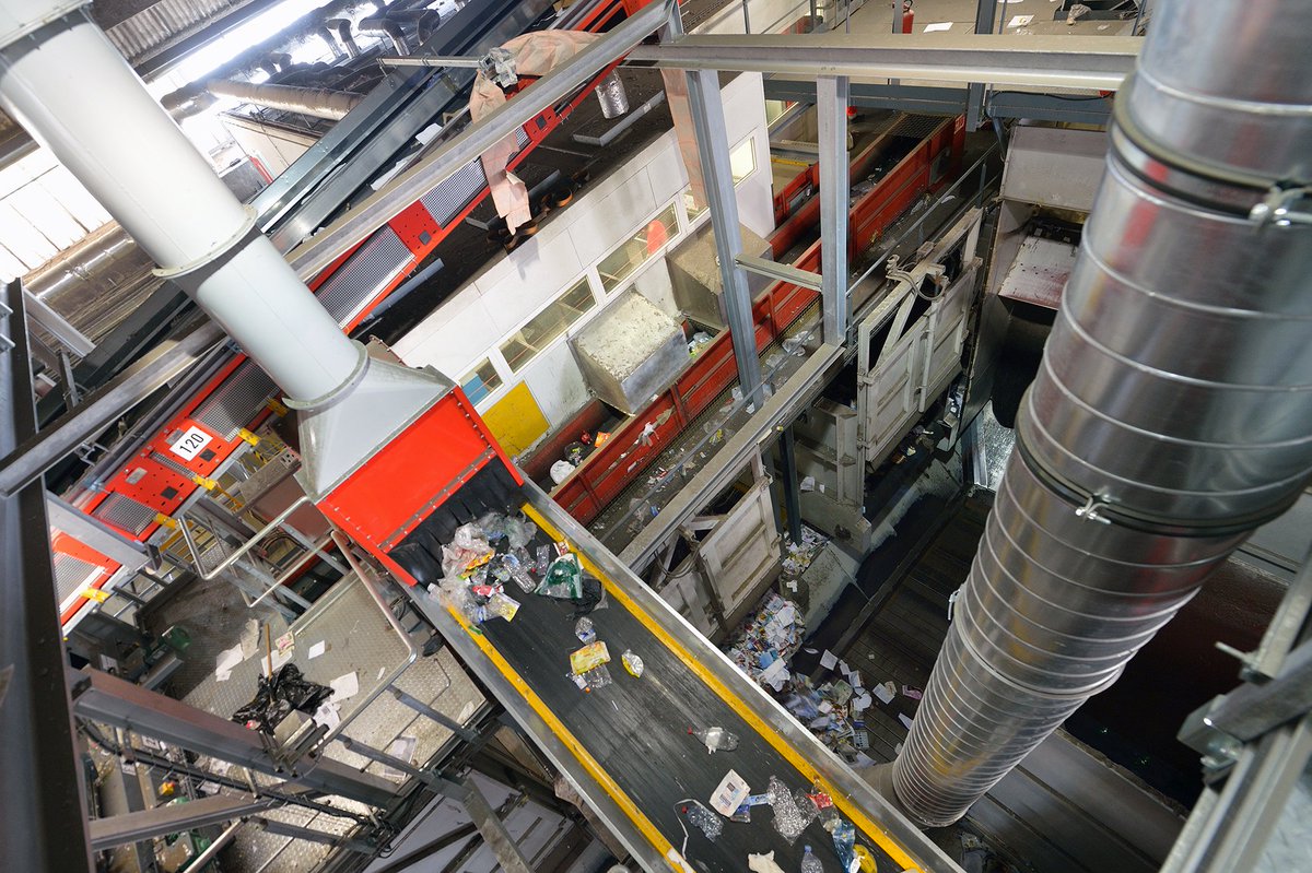 LeHavreMetro's tweet image. Le centre de tri du #Havre a été modernisé pour ces nouveaux emballages #TousLesEmballagesSeTrient