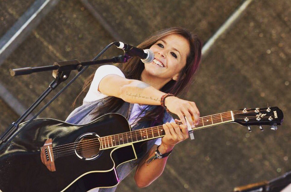 smiling_riley's tweet photo. Liverpool Folk On The Dock Festival 2016 @theAlbertDock #SmilingRiley
Photography by Mark Walander https://t.co/WO28MvxVJD