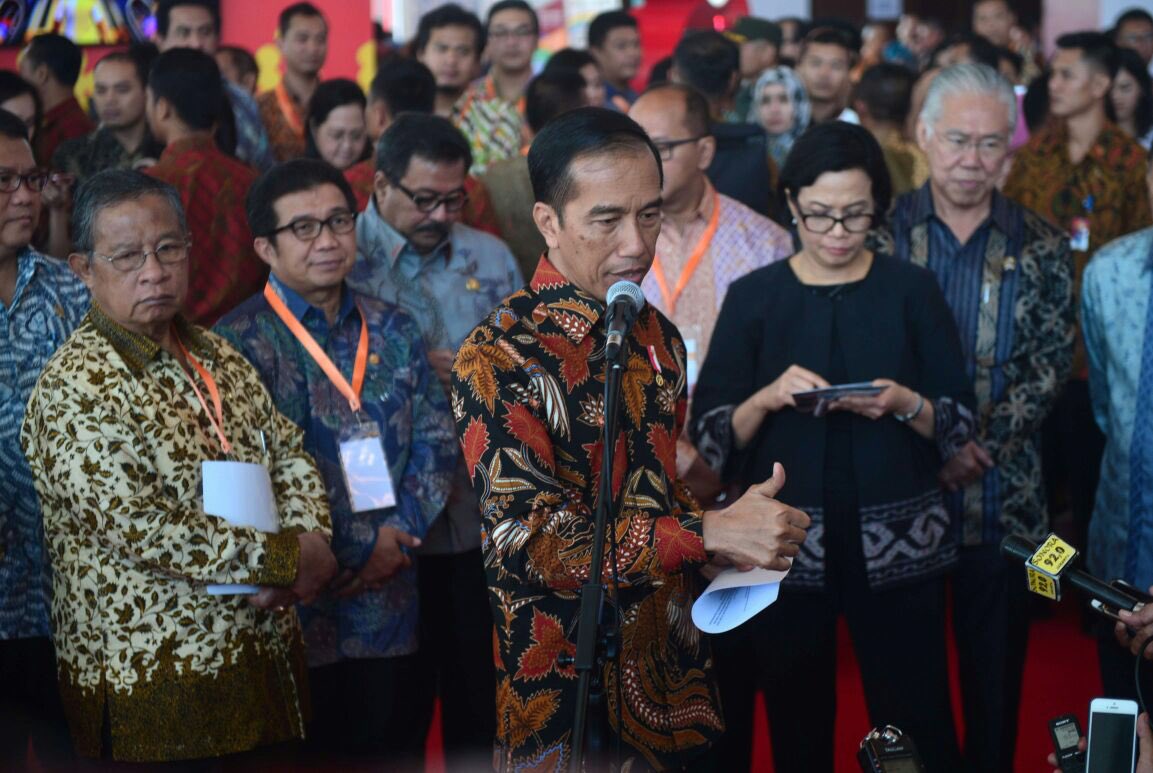 jokowi's tweet photo. Kita tunggu teknologi digital karya anak2 muda, supaya masyarakat kecil bisa akses pasar dan modal -Jkw https://t.co/0OMzMt7TRH