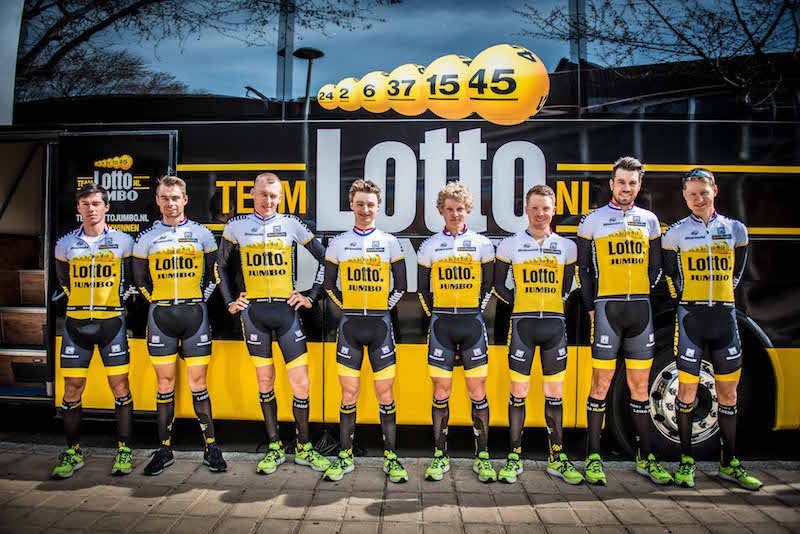 compressportbel's tweet photo. Vandaag een rustdag voor de renners #Oviedo #LV2016 : recover like a pro ! #Compressport #Fullsocks https://t.co/1x1arFqQCK