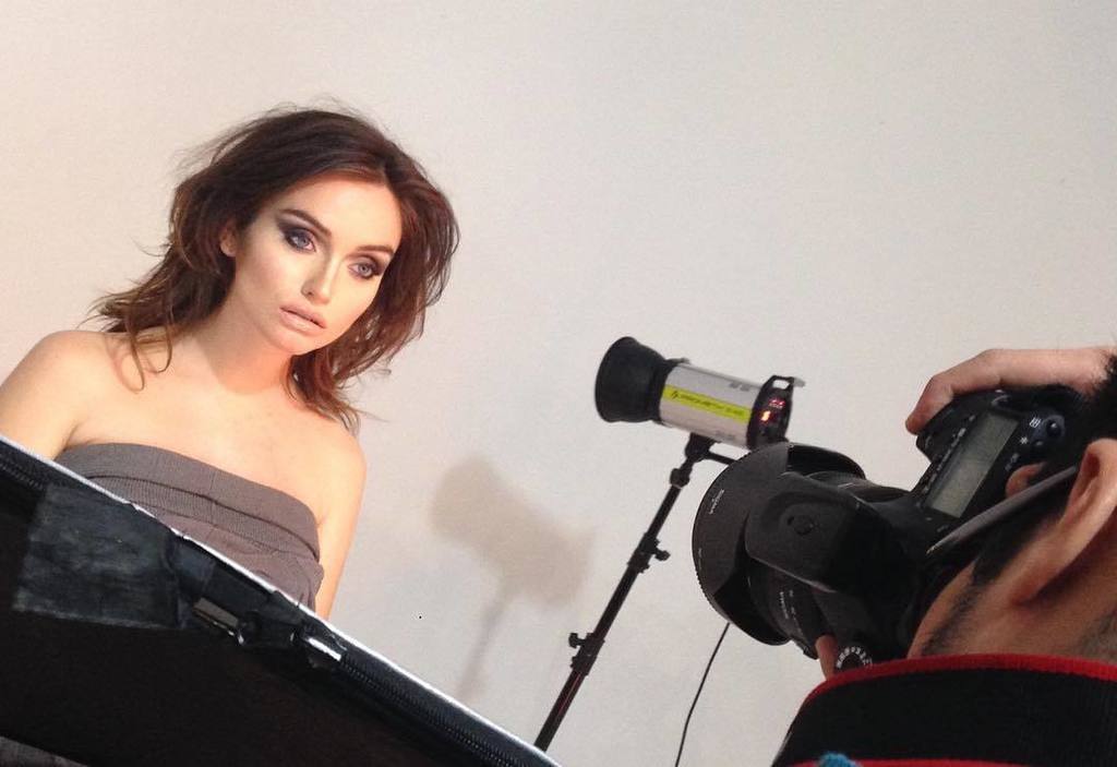 Lo_MakeUpArtist's tweet photo. Recordando el #backstage de las fotos de la campaña de #LoMakeUpStudio con la bella @sadeh… https://t.co/6KVoJG0vpu https://t.co/01gprbqN9Y