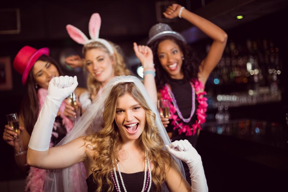 milestoneevents's tweet photo. Are you planning a #BacheloretteParty? Here’s how to schedule, plan, and win it! https://t.co/I1XxMzSNmI https://t.co/VrQFYZTRDl