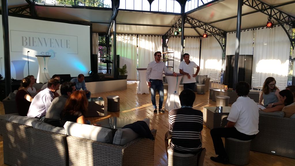 C'est l'<a href="/AgenceKrescendo/">Krescendo</a> qui a mis en place Le Spot, un lieu d'échange éphémère à <a href="/lessables/">Les Sables d'Olonne</a>