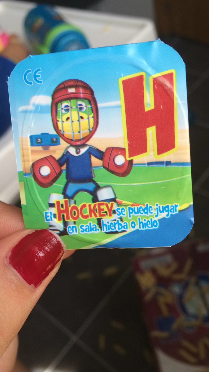 UwhSpain's tweet photo. You forgot a sport @danone. #UnderWaterHockey also exists! https://t.co/db1wDDrEgi