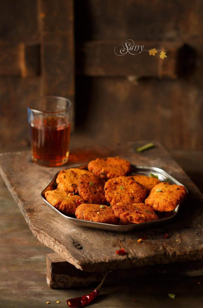 sonydinesh1's tweet photo. Parippuvada/ Dal vada - Traditional evening snack of kerala
#keralafood #authentickeralafood #foodstyling https://t.co/L5ffqQJmqE