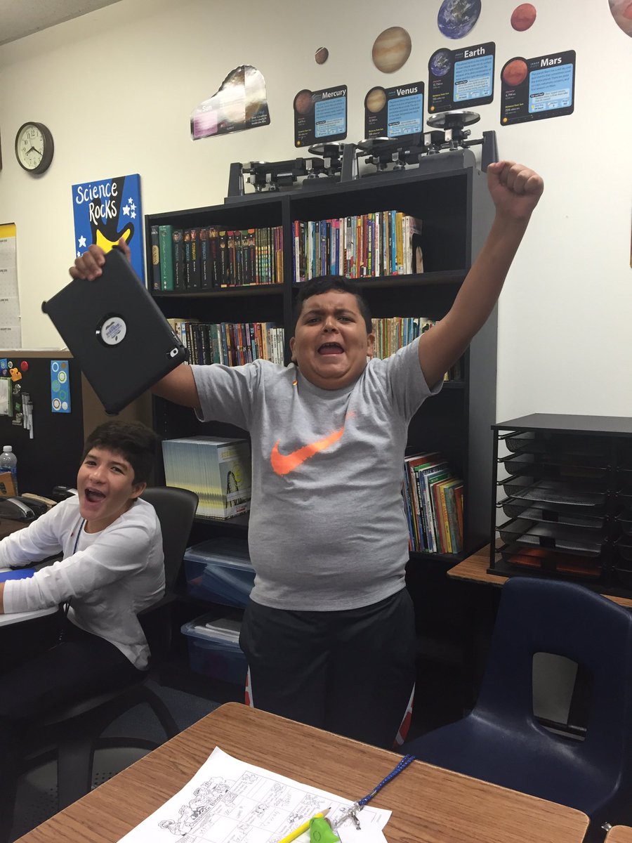 kathyfhampton's tweet photo. Gilbert Intermediate IPad Rollout was a huge success!!  #iChampion #gilbertrocks https://t.co/JDHdYiUDjW