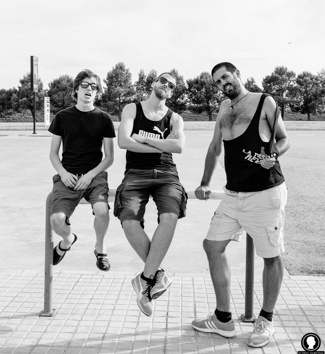 lapegatina's tweet photo. Los malotes del barrio...📷 by @bernatalmirall https://t.co/ygT74mdMQr