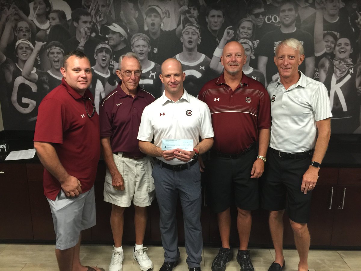 Spurs & Feathers tweet media