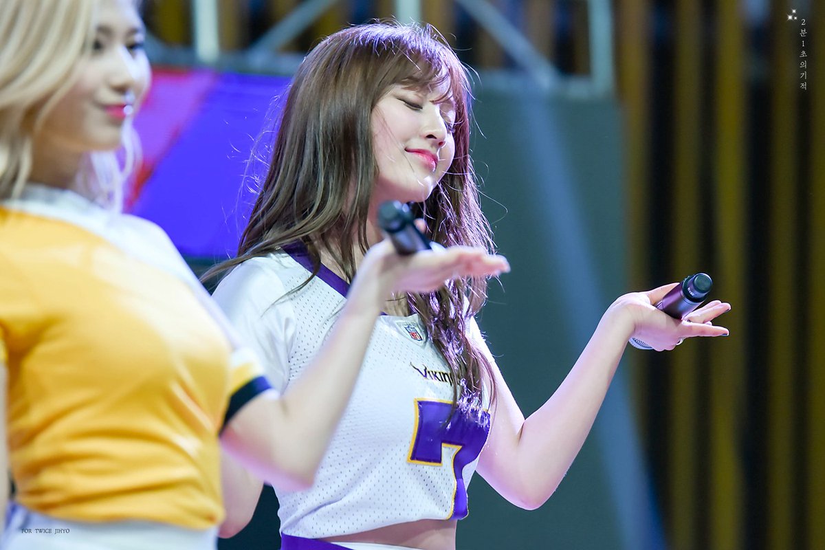 [트와이스] 큰 눈망울이 매력인 지효 사진들 대량 투척 | 인스티즈