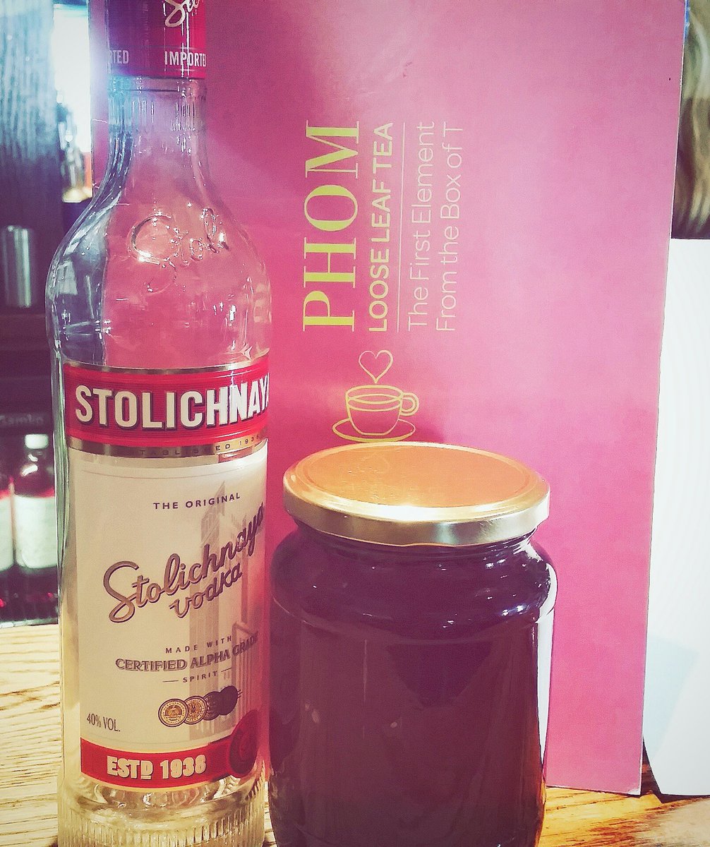 CabbagePatchPub's tweet image. Our first try at vodka infusions
Using @Stoli &amp;amp; @phomtea 🍹 #infusions #vodka #summerdrink #summerservedhere #berries
