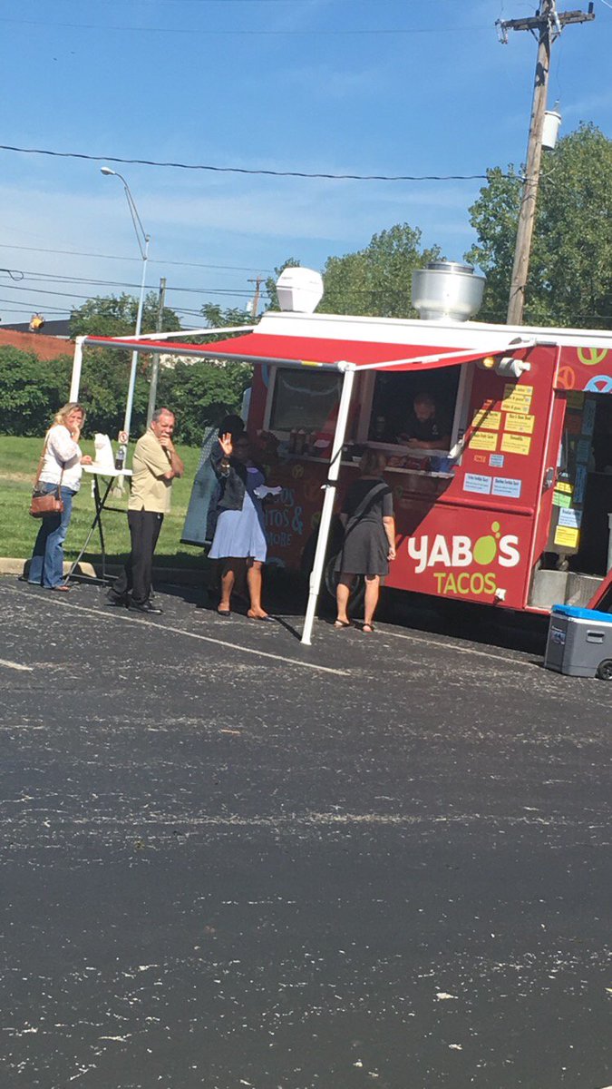 LearningCircIe's tweet image. Lunchtime is so much better when @YabosMobile comes to visit! #TacoTuesday 🌮