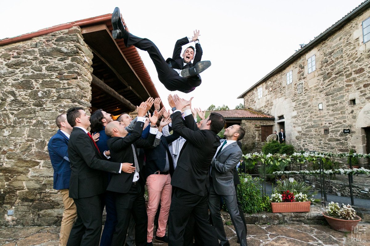 evablancofoto's tweet photo. Let's fly!! #groom #wedding #weddingphotography #friends https://t.co/Q2gewen6ti