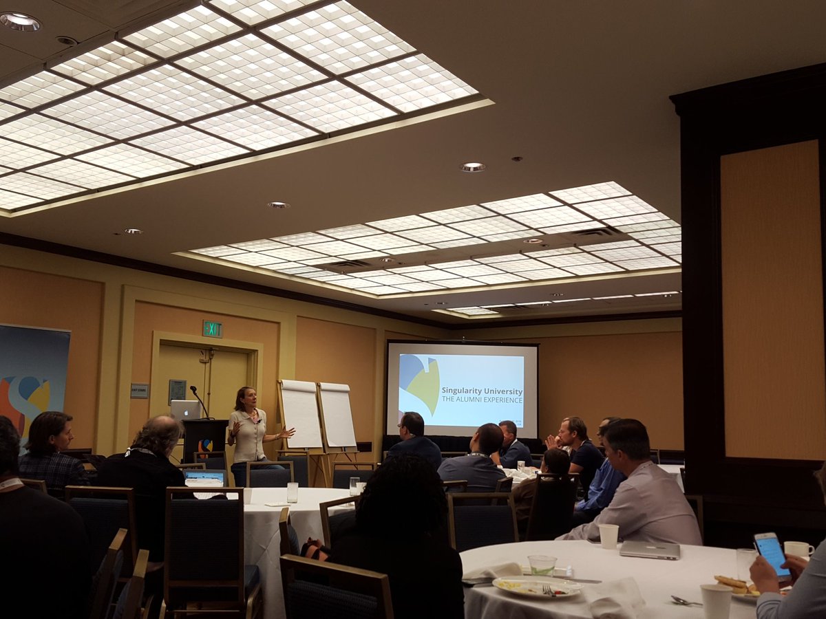 evaristonogales's tweet image. If good people do nothing, they let bad people prevail at #alumniexperience #Gsummit