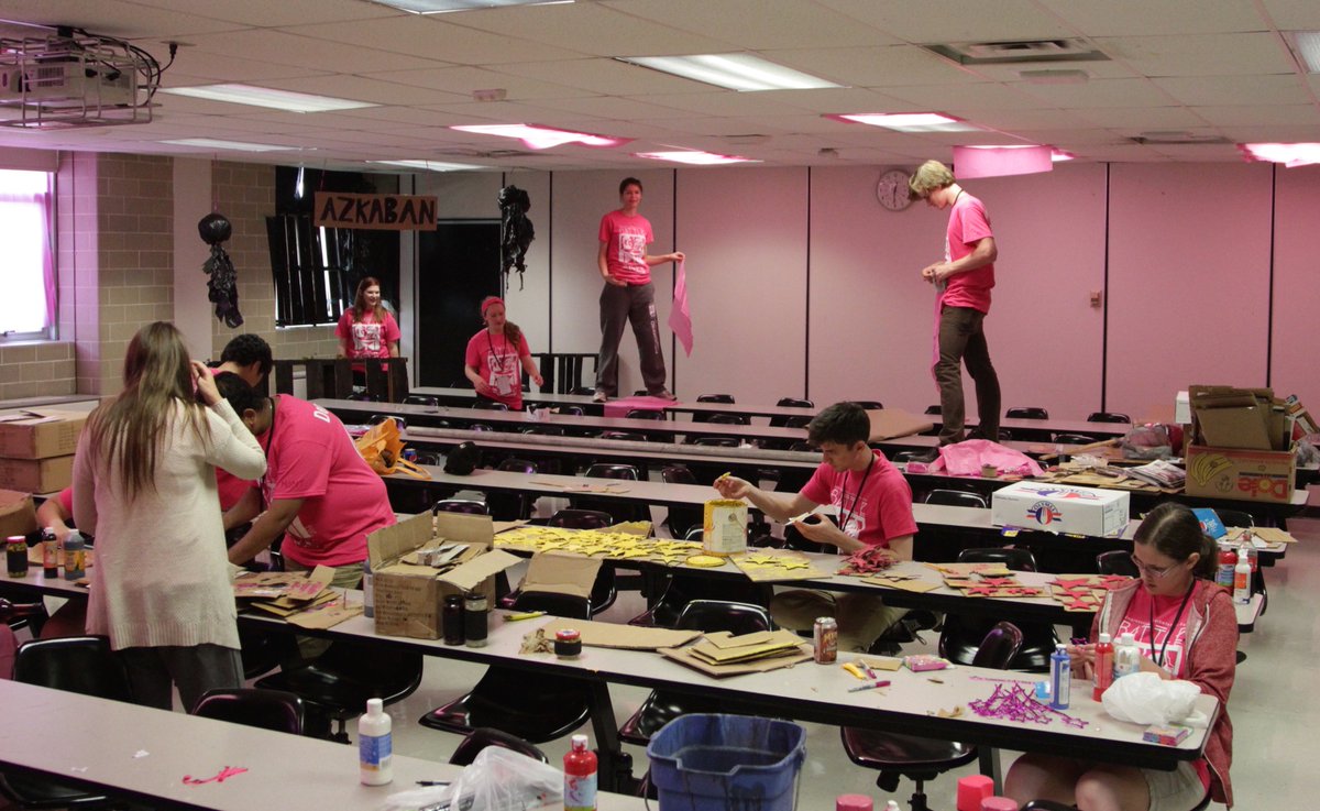 EngOrientation's tweet photo. #TB #OWEEK2014
Leaders are preparing their HQs! Only less than a week left until #OWEEK2016! #UWOW16! https://t.co/mDqaJnO3ba