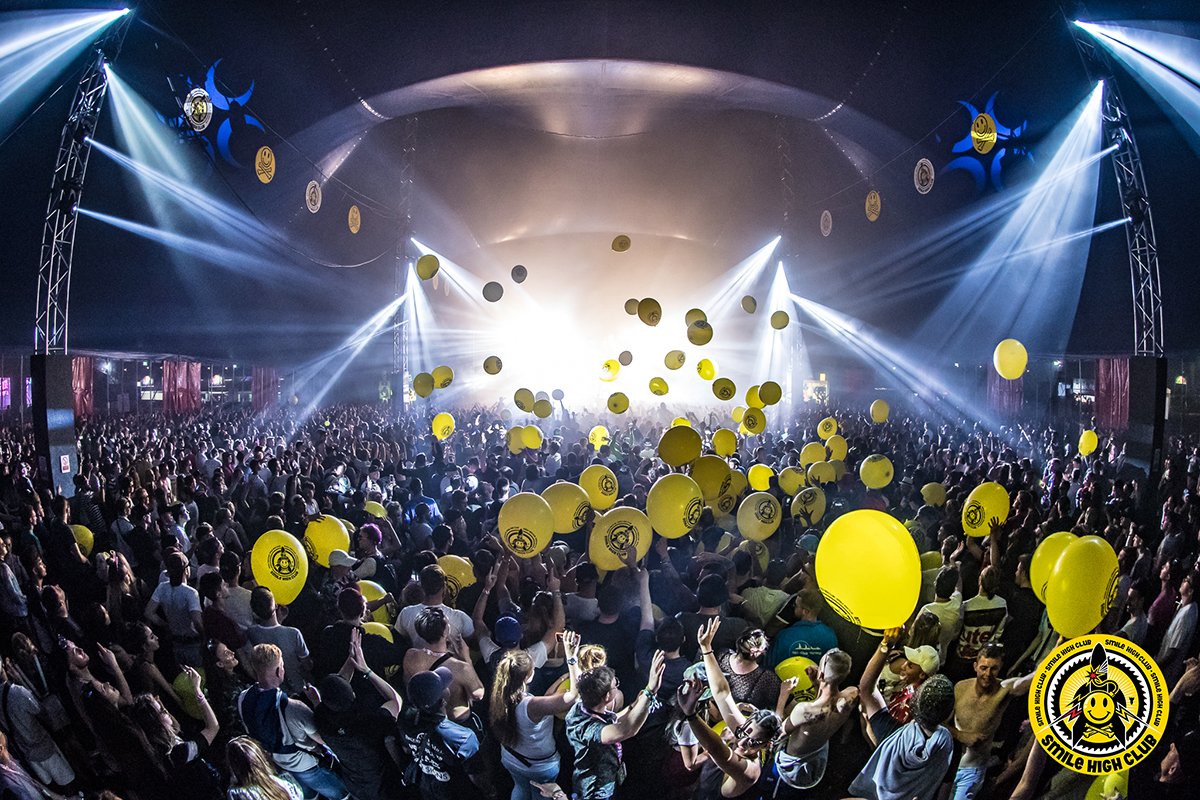 FatboySlim's tweet image. Thanks @Creamfields for having our @Smile_HighClub arena again this year &amp;amp; our guests!
Pics: facebook.com/fatboyslim/pho…