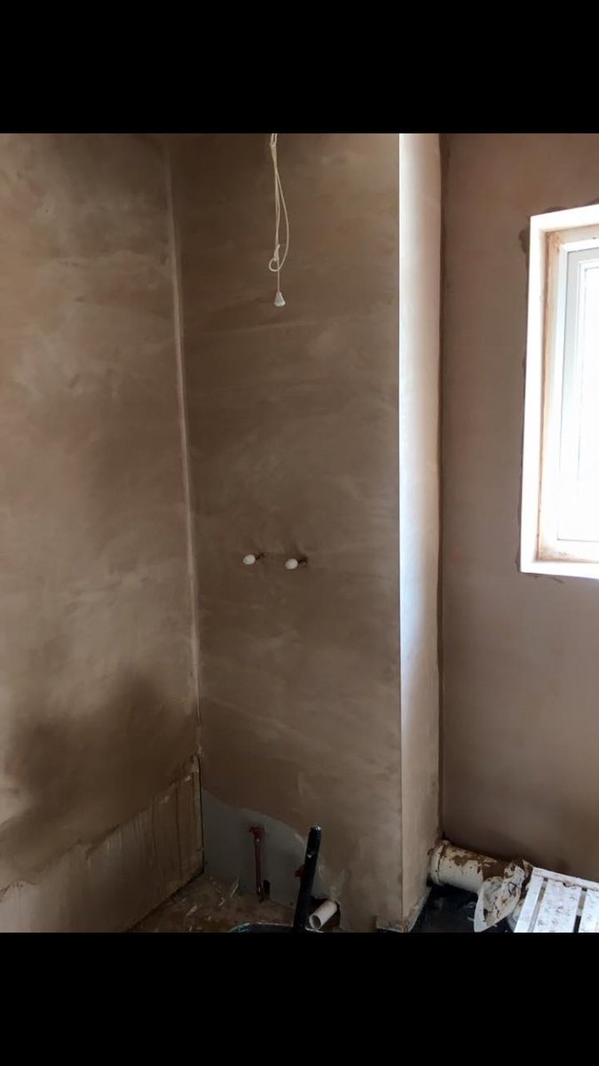 TCPlastering1's tweet image. The difference plastering makes 👌🏻 💪🏼 #plastermaster #skimking #sharpangles
