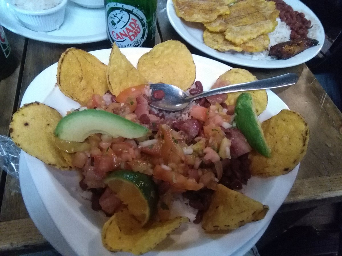 enzolutions's tweet image. Chifrijo #drupalcr