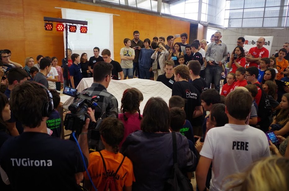 robocatoficial's tweet image. Dijous dia 1 de setembre obrirem les INSCRIPCIONS a la #RoboCAT17 Salvador DALÍ. Endavant!