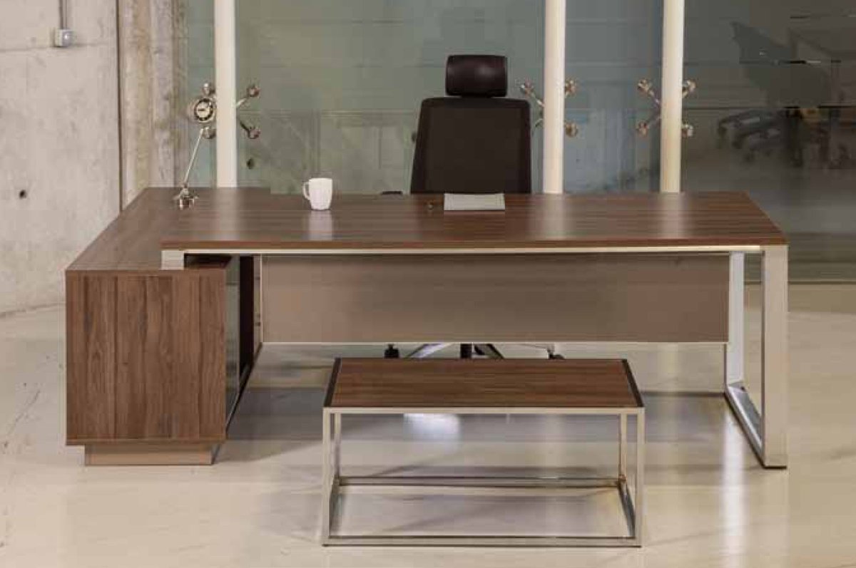 مكتب  كوادرو + ملحق جانبى متحرك + طاولة شاهي 
+ خزانة حفظ اوراق
الخشب ميلامين
اللون رصاصي فاتح
المقاس200 * 100 سم