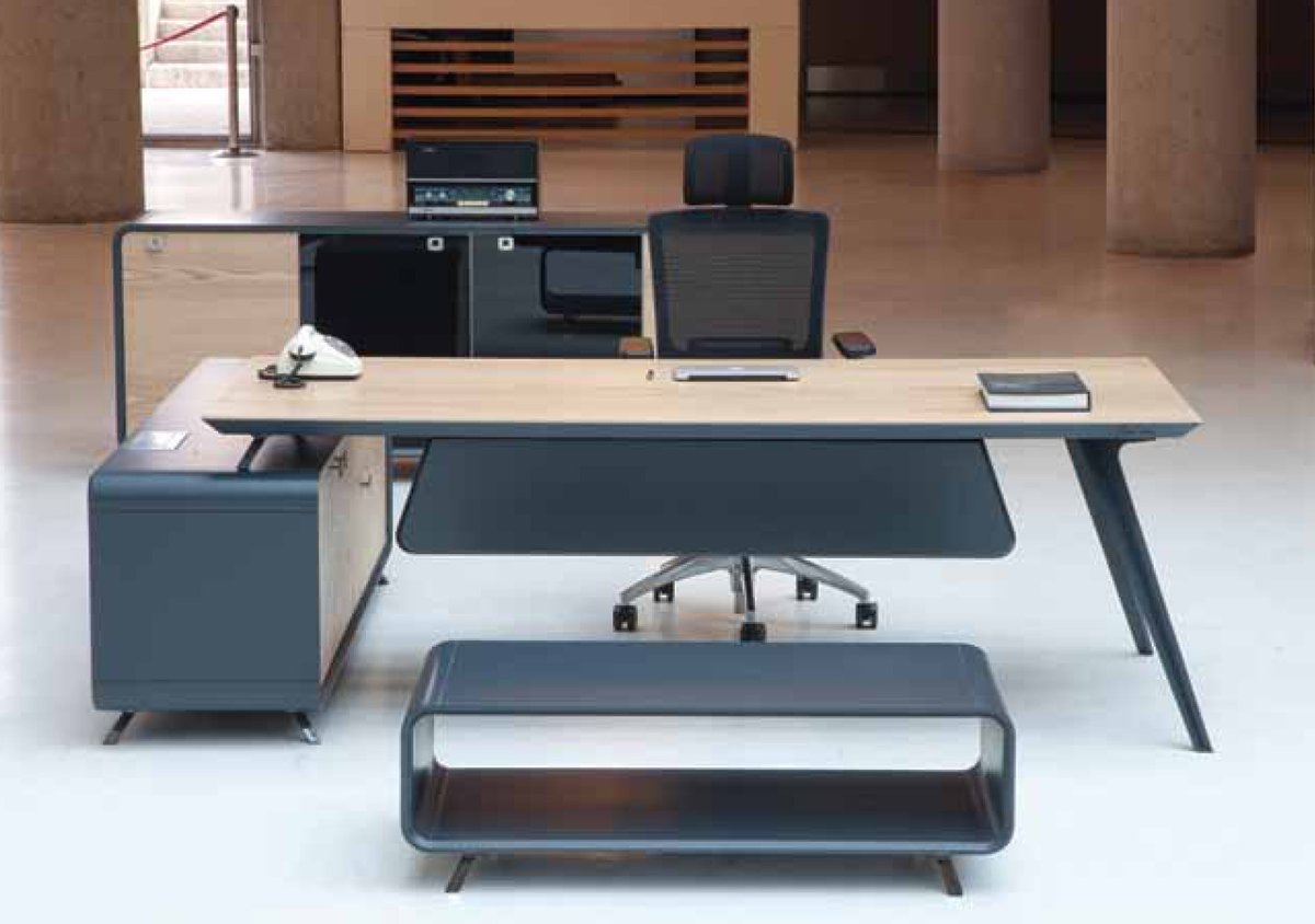 مكتب سفينتيس + ملحق جانبي  +
طاولة شاهي + كونسول حفظ اوراق
الخشب فينير
الأرجل حديد
بني فاتح مع رصاصي
250 * 201 سم