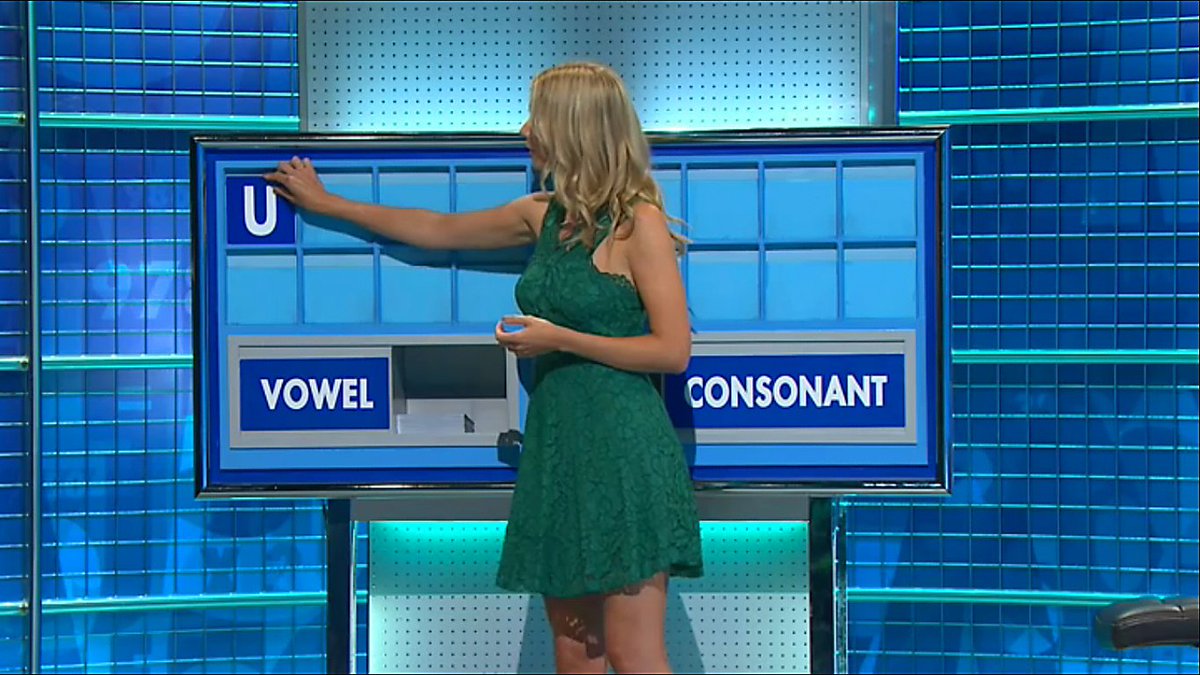 RachelRileyFC's tweet photo. Rachel Riley on #Countdown today. #Letters2 #PoisonIvy https://t.co/3ohbxkB5ym