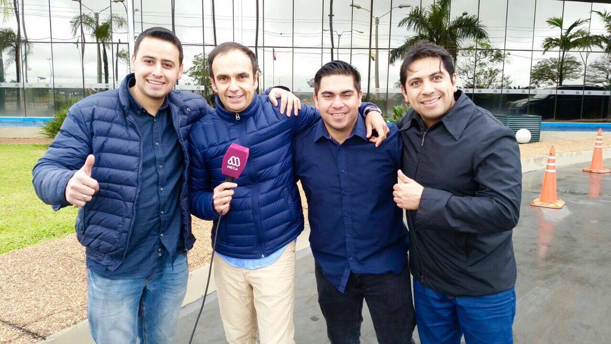 cabrerapititore's tweet photo. trovador rodrigo fome sepulveda el zorra gonzales y te tomai la otra herrera
cuanta mentira en una foto cuanto humo https://t.co/pktnwqx1Zl