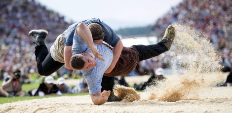 hunzator23's tweet photo. Das Schwingfest aus der Sicht eines Deutschen. #Esaf2016  https://t.co/ySQ2jMw1AO https://t.co/Q5APH8lo3p