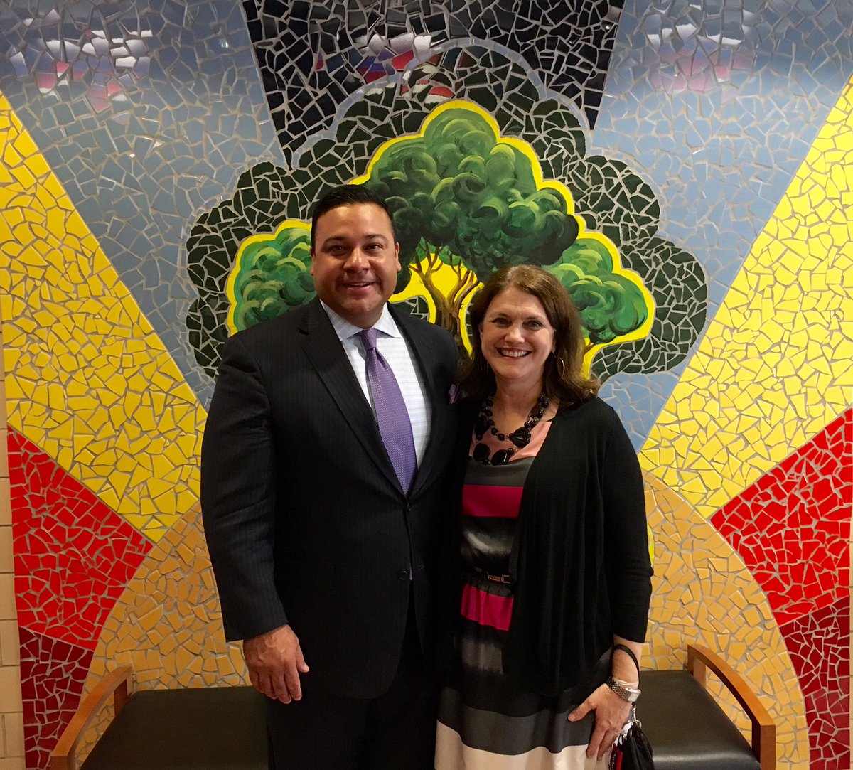 JasonVillalba's tweet photo. Had a great morning with @RichardsonISD Principal of the Year, Mrs. Yarder of #WallaceElementary. #AwesomeSchool! https://t.co/pUKqsrxlCV