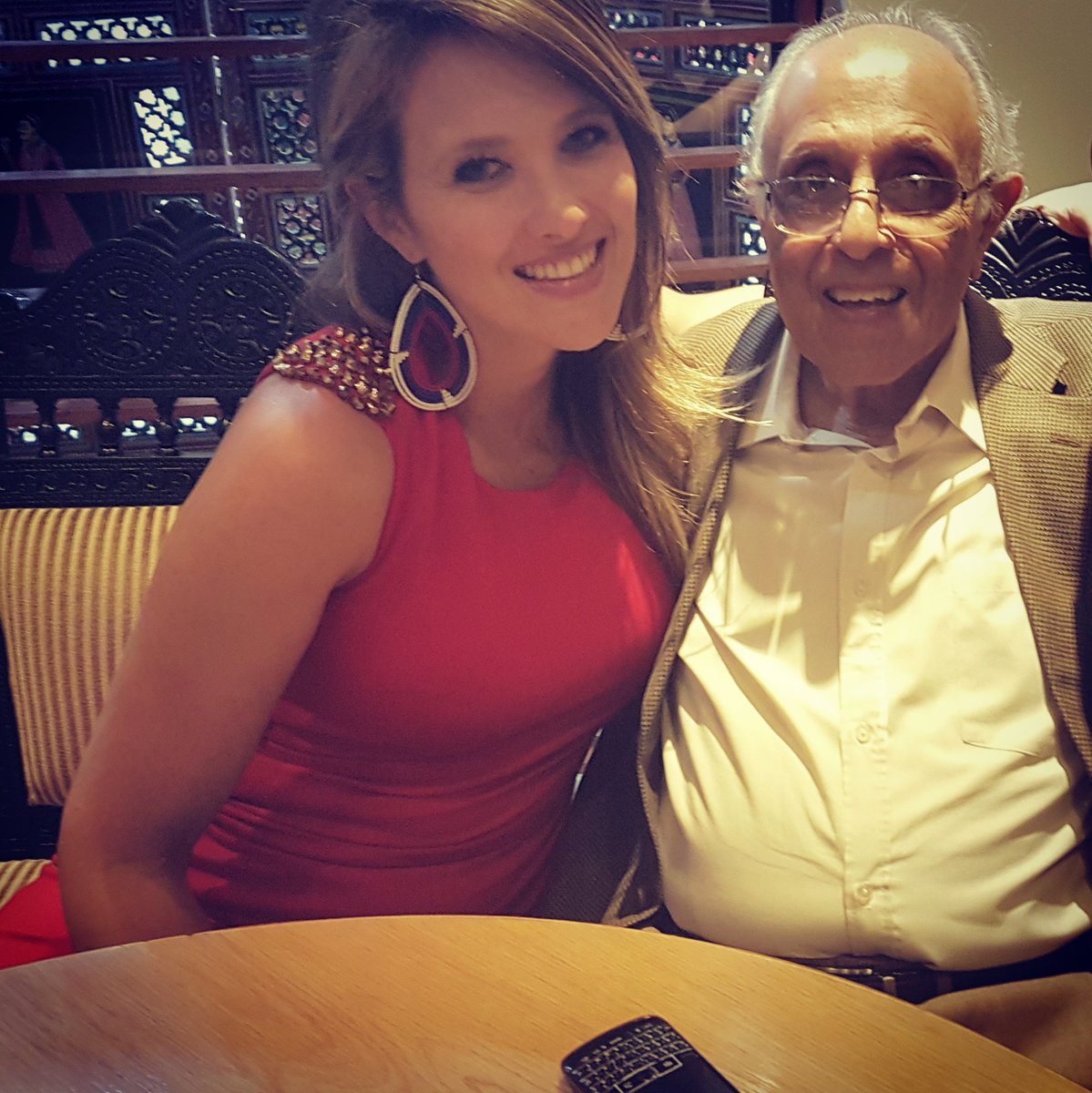 ChangeAgentSA's tweet image. Lunching with my favourite... #DeepDiscussion #Reflection #MomentsShared #LifeLessons #MuchLaughter = #SoulFood ♡